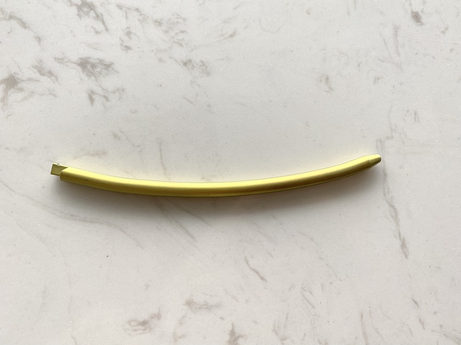 Tornillo espinal mínimamente invasivo