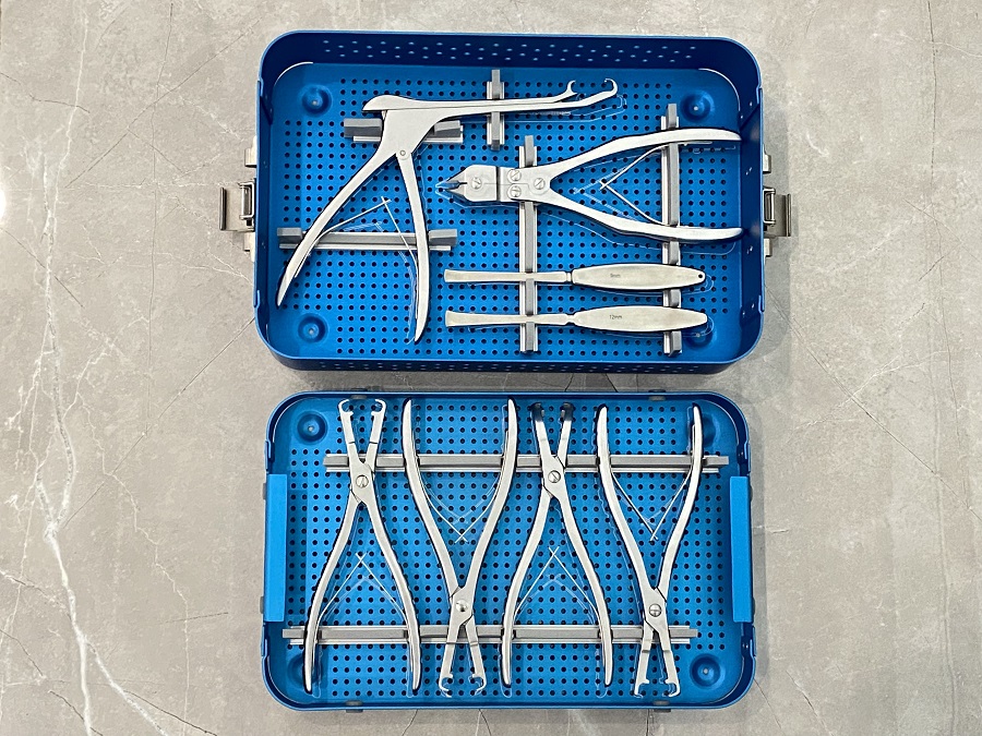 Juego de instrumentos de placa costal