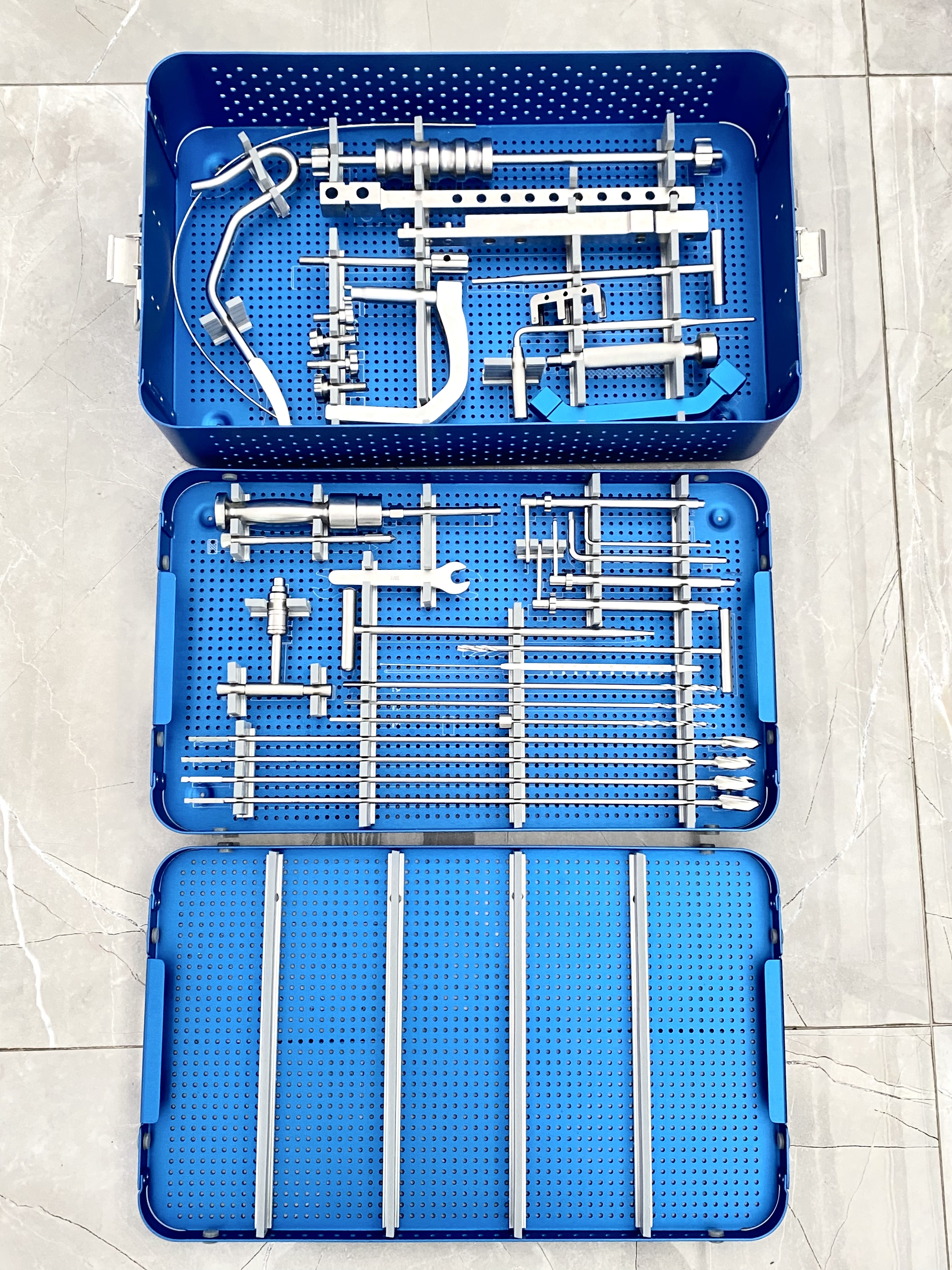 Juego de instrumentos para clavos intramedulares femorales